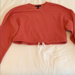Cropped dark red tie crewneck